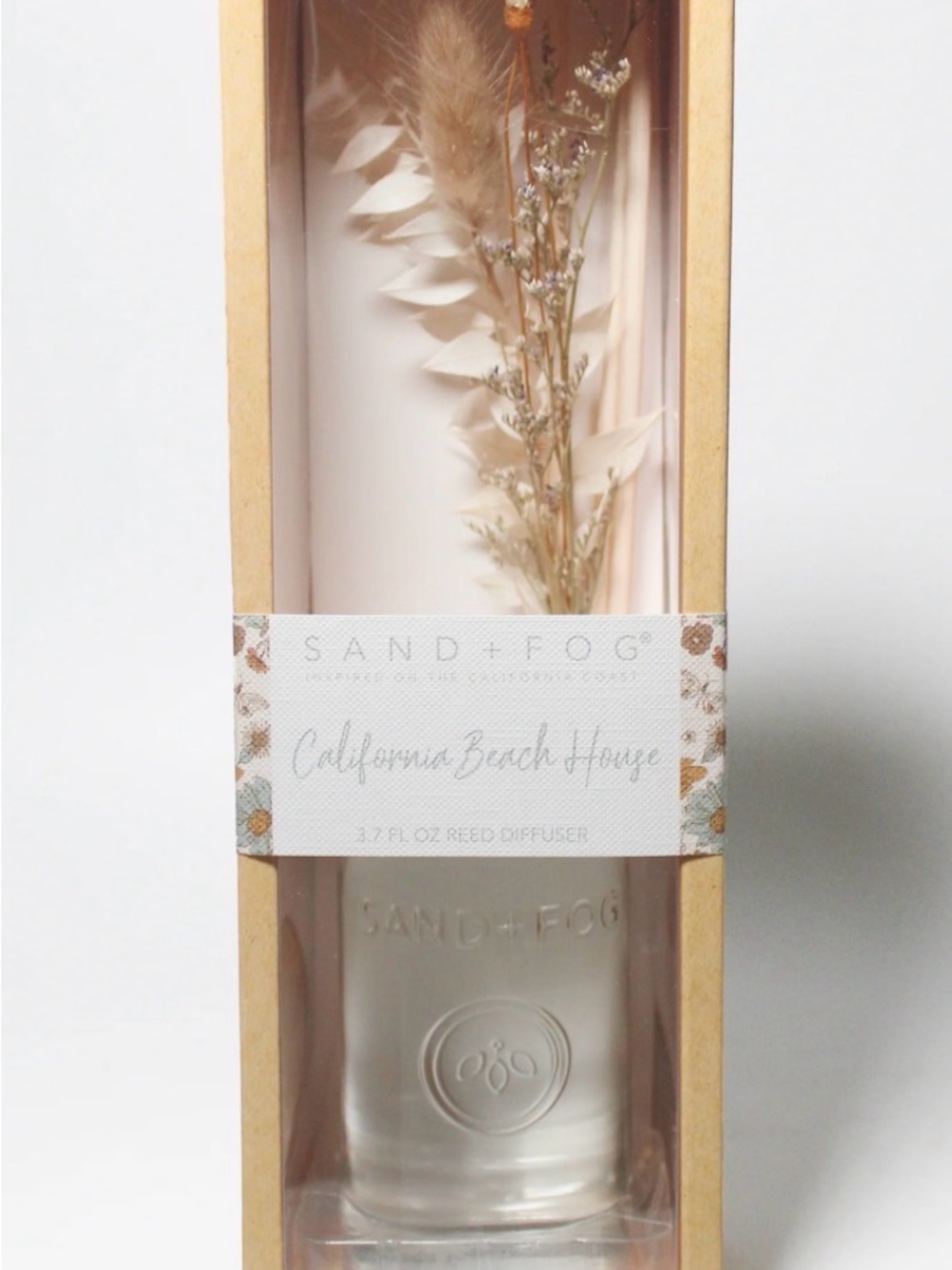 SAND + FOG California Beach House Reed Diffuser -with reeds and natural foliage